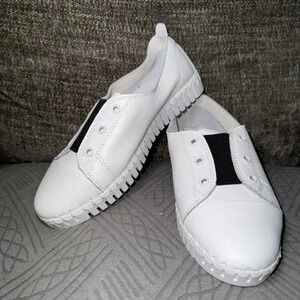 Women's Bernie Mev, TW65 Sneaker TW65-WHT-blk ELAS White Black Leather